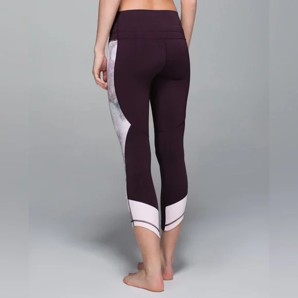 Lululemon Retreat 7/8 Pant Black Cherry / Sugar Crush Multi - Picture 3 of 8